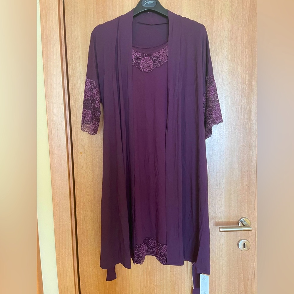 Violet robe and nightgown - (New!!) size medium